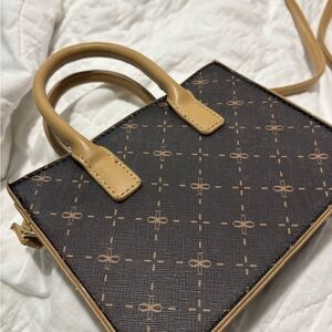 Elegant Tan and Brown Handbag